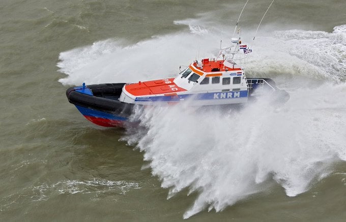 UHL Freedom master and officer evacuated after severe North Sea rolling
